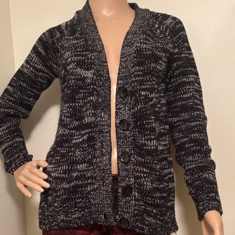 Women's Black and White Knit Sweater